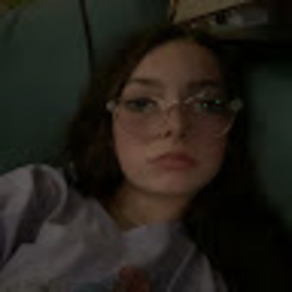 Meet your Posher, Gabbi - Picture 1 of 1